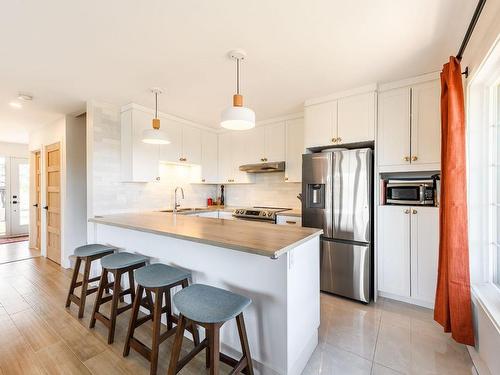 Cuisine - 549 Boul. D'Youville, Châteauguay, QC - Indoor Photo Showing Kitchen With Double Sink