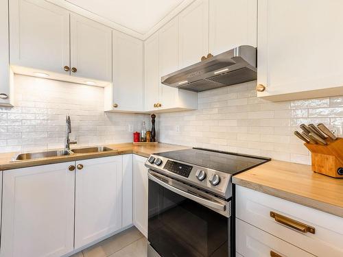 Kitchen - 549 Boul. D'Youville, Châteauguay, QC - Indoor Photo Showing Kitchen With Double Sink