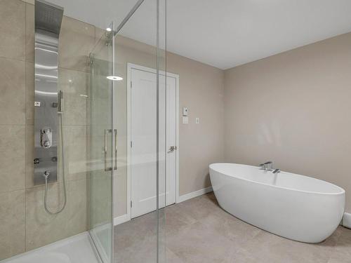 Salle de bains attenante Ã  la CCP - 305-5191 Rue St-Georges, Lévis (Desjardins), QC - Indoor Photo Showing Bathroom