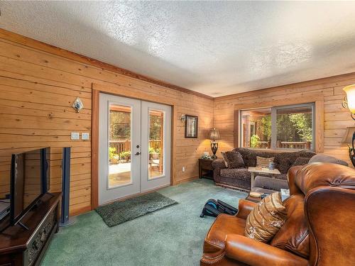 4828 Judiths Run, Ladysmith, BC - Indoor Photo Showing Living Room With Fireplace