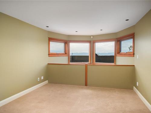4750 Talon Ridge, Highlands, BC - Indoor Photo Showing Other Room