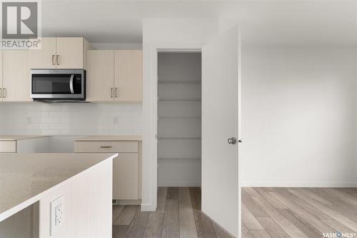 3058 Bellegarde Crescent, Regina, SK - Indoor Photo Showing Kitchen