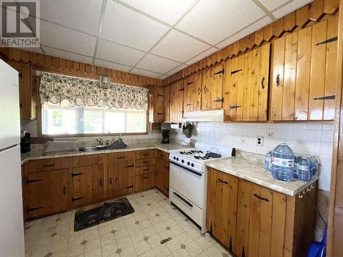 . Five Mile Lake Lodge Rd|Reaney Township, Chapleau, ON - Indoor Photo Showing Kitchen