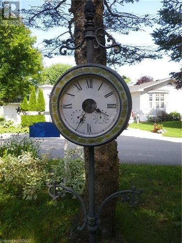 Outdoor Clock - M46 Mcarthur Lane, Huron-Kinloss, ON - Outdoor