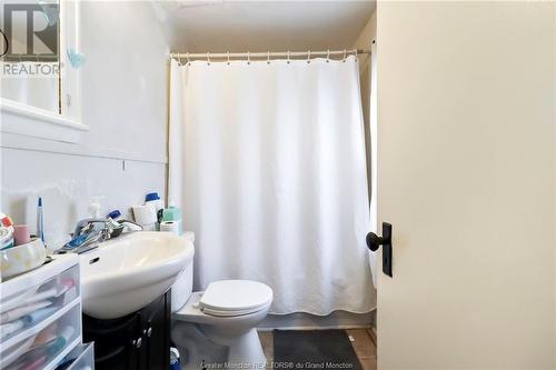 97 Alma St, Moncton, NB - Indoor Photo Showing Bathroom