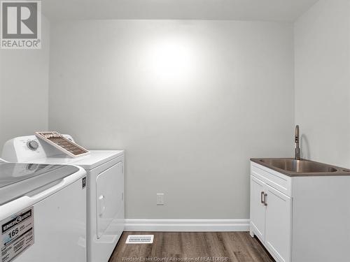 203 Meadowview, Amherstburg, ON - Indoor Photo Showing Laundry Room