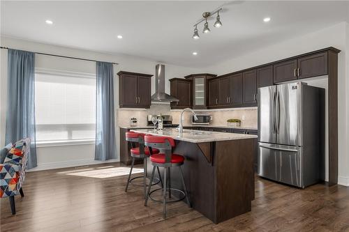 888 Burwell Street, Fort Erie, ON - Indoor Photo Showing Kitchen With Upgraded Kitchen