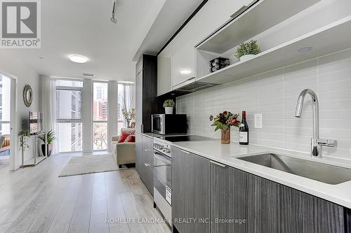 #401 -159 Wellesley St E, Toronto, ON - Indoor Photo Showing Kitchen