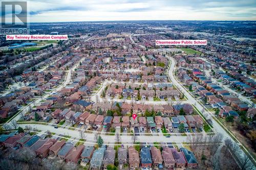 423 Carruthers Ave, Newmarket, ON - Outdoor With View