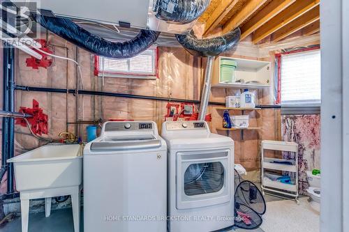 423 Carruthers Ave, Newmarket, ON - Indoor Photo Showing Laundry Room
