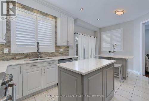 2176 Dawson Cres, Innisfil, ON - Indoor Photo Showing Kitchen With Double Sink With Upgraded Kitchen