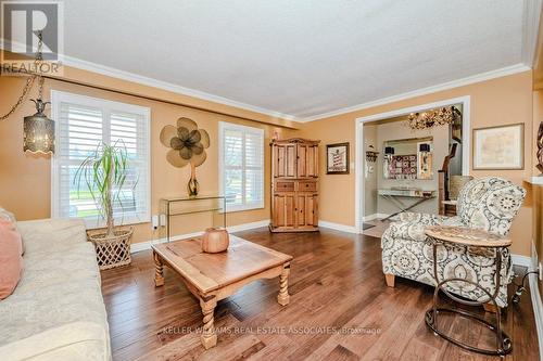 3383 Mainsail Crescent, Mississauga, ON - Indoor Photo Showing Living Room