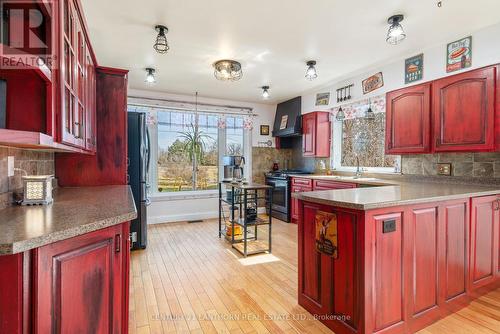 857 River Rd, Belleville, ON - Indoor Photo Showing Kitchen