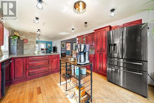 857 River Rd, Belleville, ON - Indoor Photo Showing Kitchen