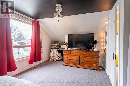 631 Lowther Street S, Cambridge, ON - Indoor Photo Showing Bedroom