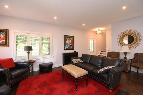 1055 Binkley Road, Hamilton, ON - Indoor Photo Showing Living Room