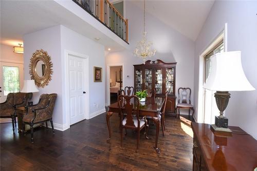 1055 Binkley Road, Hamilton, ON - Indoor Photo Showing Dining Room