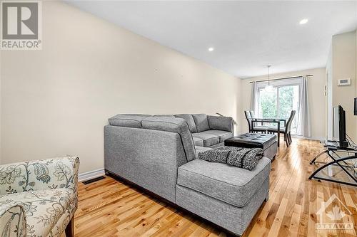 1852 D'Amour Crescent, Orleans, ON - Indoor Photo Showing Living Room