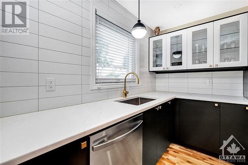 1852 D'Amour Crescent, Orleans, ON - Indoor Photo Showing Kitchen With Upgraded Kitchen