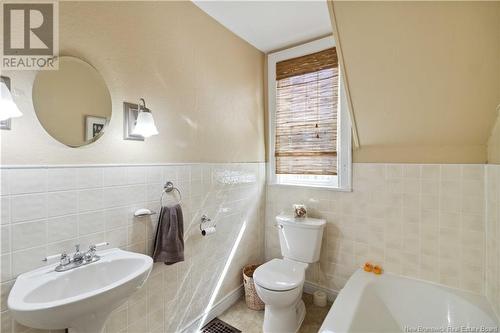 445 George Street, Fredericton, NB - Indoor Photo Showing Bathroom