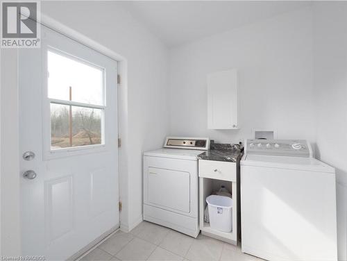288 Cape Chin South Road, Northern Bruce Peninsula, ON - Indoor Photo Showing Laundry Room