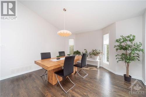 94 Shaughnessy Crescent, Kanata, ON - Indoor Photo Showing Dining Room