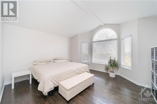 94 Shaughnessy Crescent, Kanata, ON - Indoor Photo Showing Bedroom