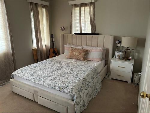 53 Commodore Drive, Brampton, ON - Indoor Photo Showing Bedroom