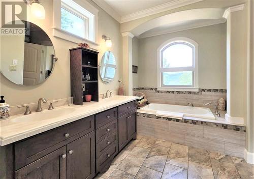28 Bowater Boulevard, Pasadena, NL - Indoor Photo Showing Bathroom