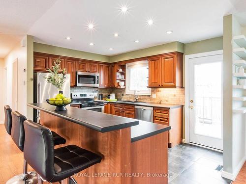 46 Elm Ave, Orangeville, ON - Indoor Photo Showing Living Room