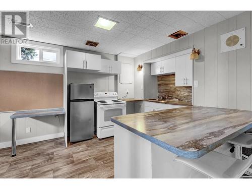 2635 Hammond Avenue, Prince George, BC - Indoor Photo Showing Kitchen