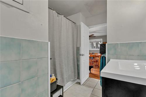 358 Guelph Street, Hamilton, ON - Indoor Photo Showing Bathroom