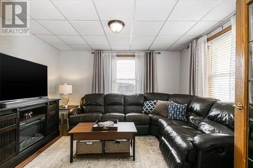27 Bloor Street, Capreol, ON - Indoor Photo Showing Living Room