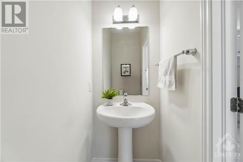 Powder Room - 175 Blackhorse Drive, Kemptville, ON - Indoor Photo Showing Bathroom