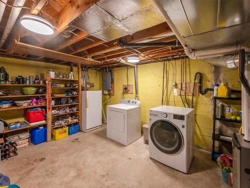 303 Hyslop Drive, Penticton, BC - Indoor Photo Showing Laundry Room
