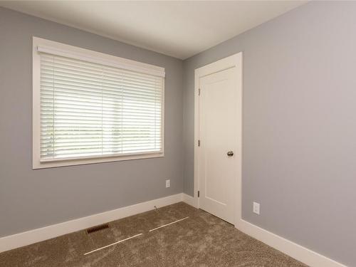 8-1910 11 Avenue, Salmon Arm, BC - Indoor Photo Showing Other Room