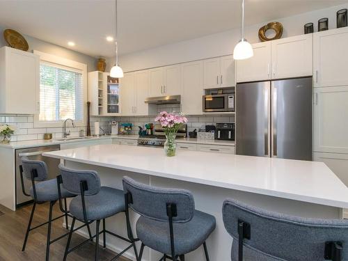 8-1910 11 Avenue, Salmon Arm, BC - Indoor Photo Showing Kitchen With Upgraded Kitchen