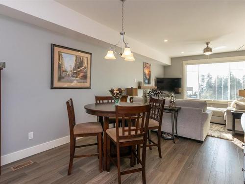 8-1910 11 Avenue, Salmon Arm, BC - Indoor Photo Showing Dining Room