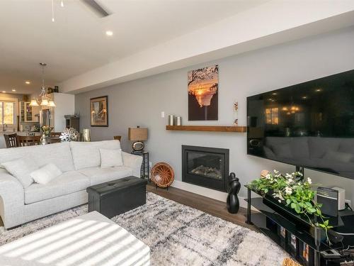 8-1910 11 Avenue, Salmon Arm, BC - Indoor Photo Showing Living Room With Fireplace