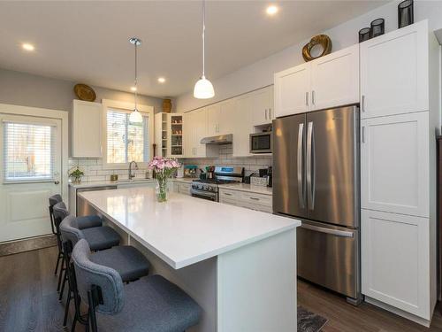 6-1910 11 Avenue, Salmon Arm, BC - Indoor Photo Showing Kitchen With Upgraded Kitchen