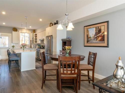 6-1910 11 Avenue, Salmon Arm, BC - Indoor Photo Showing Dining Room