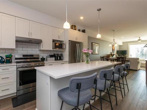 12-1910 11 Avenue, Salmon Arm, BC - Indoor Photo Showing Kitchen With Upgraded Kitchen