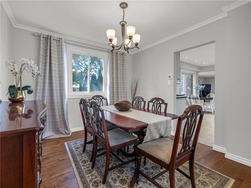 17 Bal Harbour Drive, Grimsby, ON - Indoor Photo Showing Dining Room
