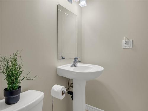 17 Bal Harbour Drive, Grimsby, ON - Indoor Photo Showing Bathroom