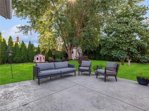 17 Bal Harbour Drive, Grimsby, ON - Outdoor With Backyard