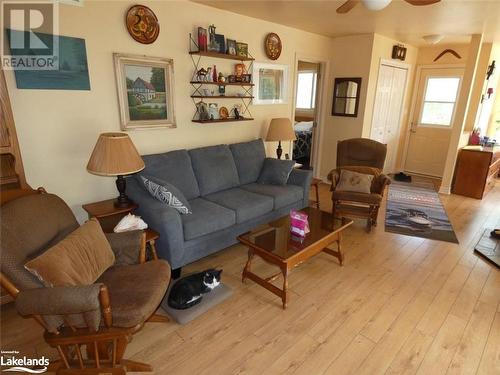 85 Crystal Heights Crescent, Kinmount, ON - Indoor Photo Showing Living Room