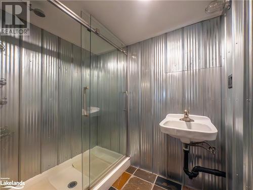 Lower bath 3 pc - 945 Riverside Drive, Wallbridge, ON - Indoor Photo Showing Bathroom