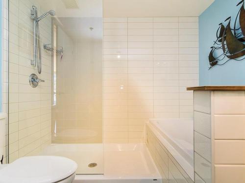 Salle de bains - 728-4885 Boul. Henri-Bourassa O., Montréal (Saint-Laurent), QC - Indoor Photo Showing Bathroom