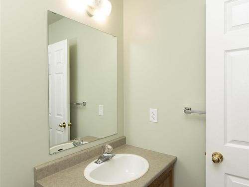 755 Porcupine Boulevard, Thunder Bay, ON - Indoor Photo Showing Bathroom