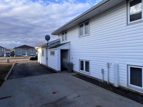 755 Porcupine Boulevard, Thunder Bay, ON - Outdoor With Exterior